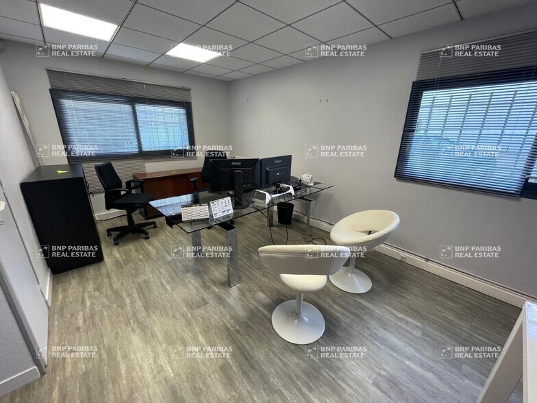 Flex in La Chapelle-des-Fougeretz for sale - Interior Photo - Image 3 of 9