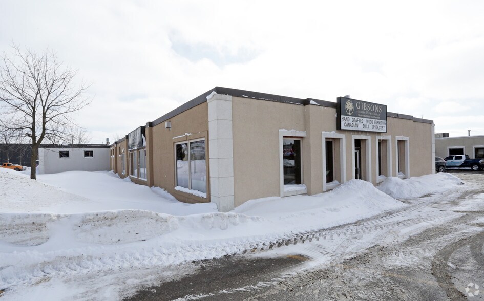 25 Northfield Dr, Waterloo, ON à louer - Photo du bâtiment - Image 2 de 2