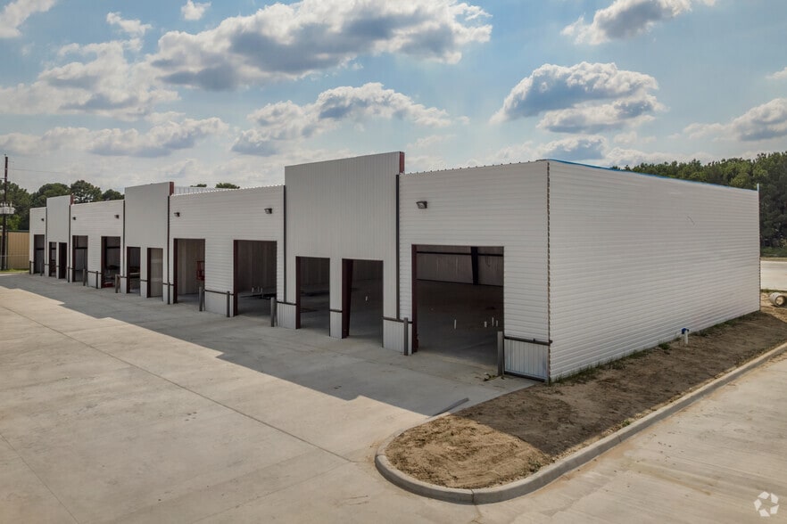 18011 Cypress Rose Hill Rd, Cypress, TX for lease - Building Photo - Image 1 of 17