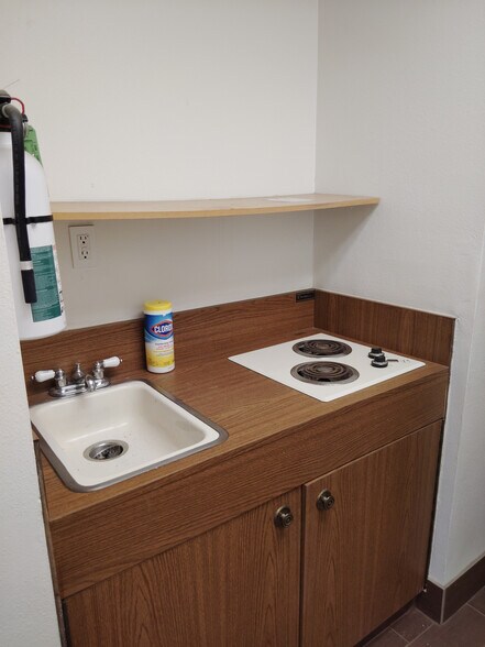 1279 N Tustin Ave, Anaheim, CA à vendre - Photo intérieure - Image 3 de 14