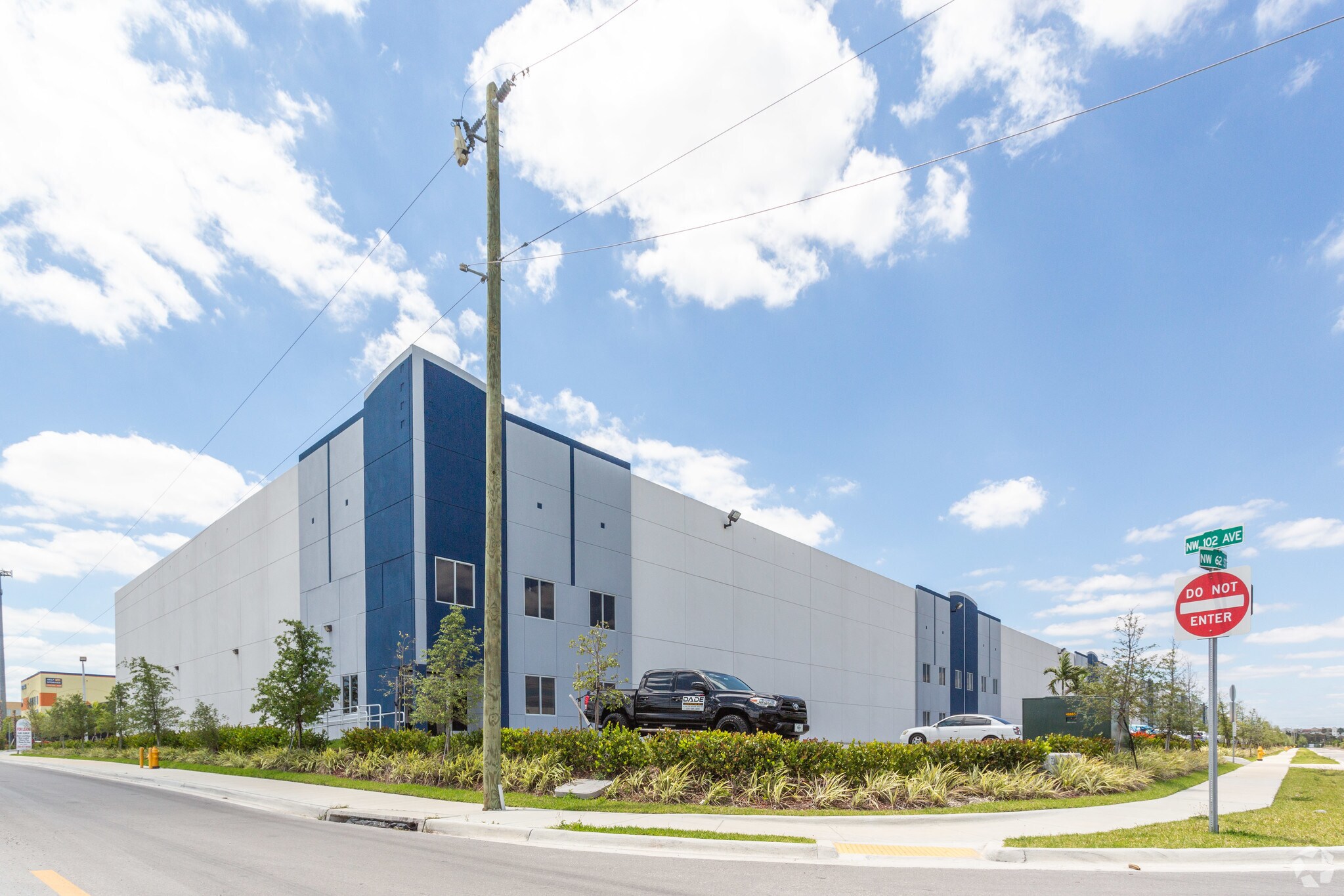 10211 NW 62nd St, Doral, FL à louer Photo du bâtiment- Image 1 de 6