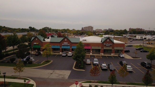 Plus de détails pour 830 E Kensington Rd, Arlington Heights, IL - Bureau/Commerce de détail à louer