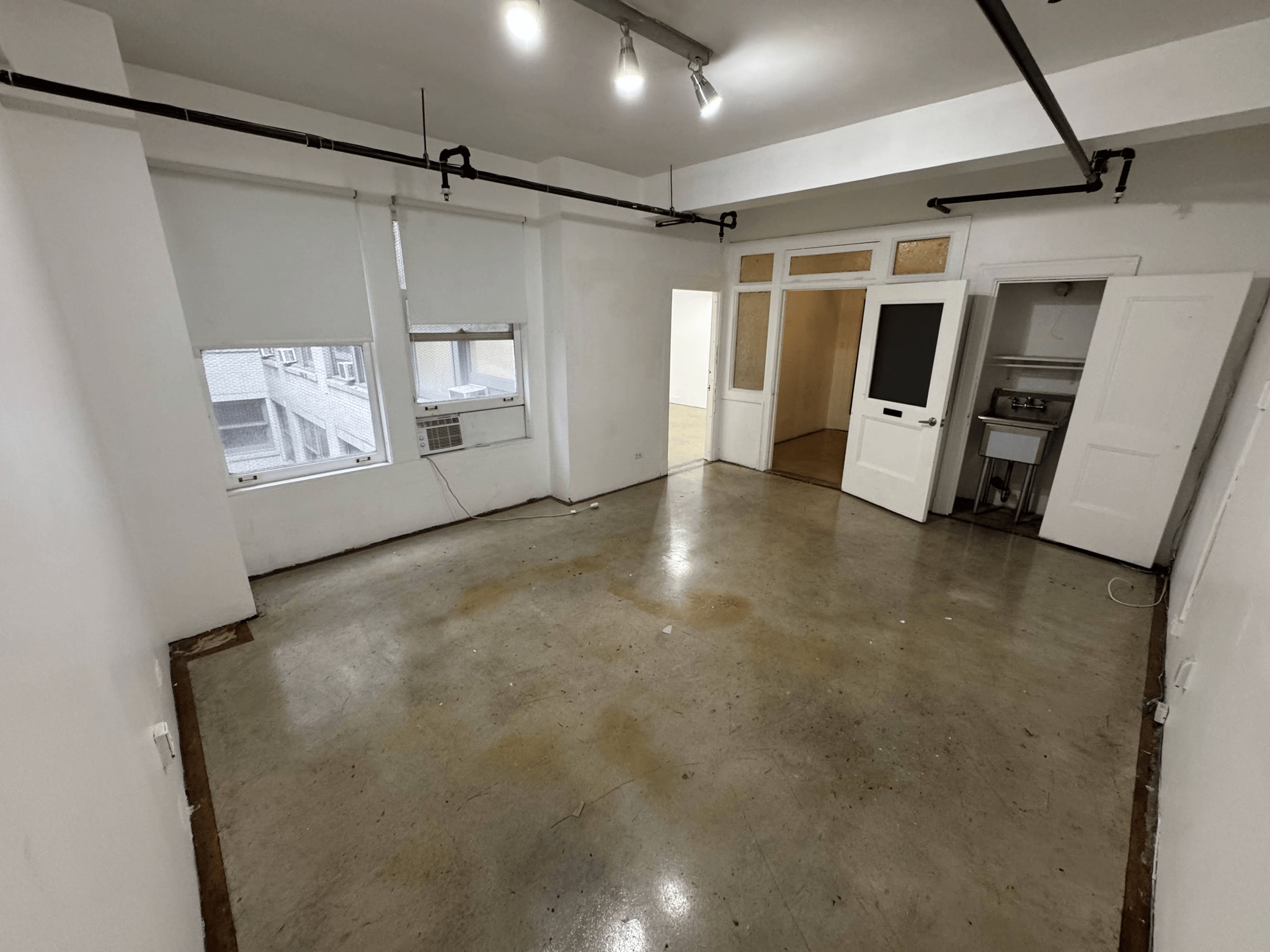 453 S Spring St, Los Angeles, CA for lease Interior Photo- Image 1 of 4