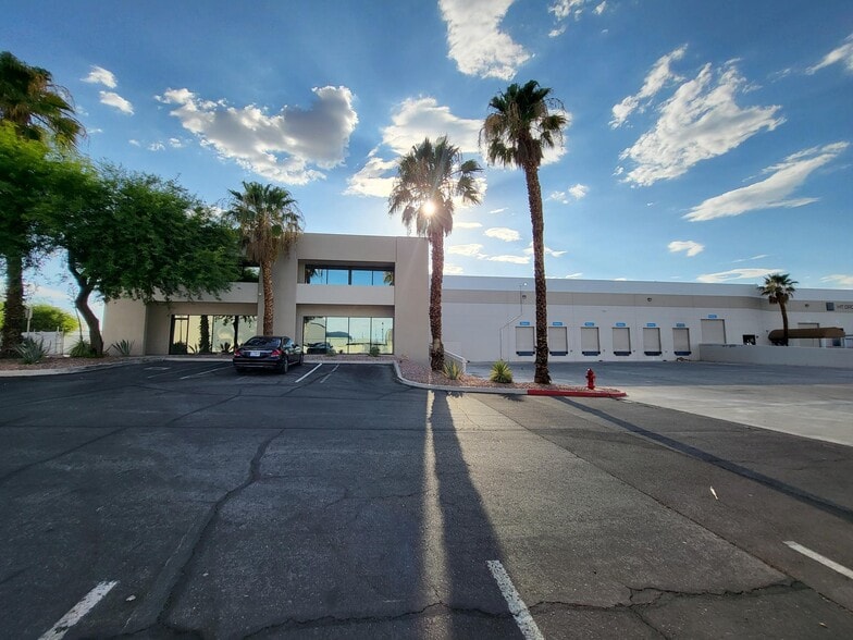 3326 Ponderosa Way, Las Vegas, NV for lease - Building Photo - Image 1 of 44