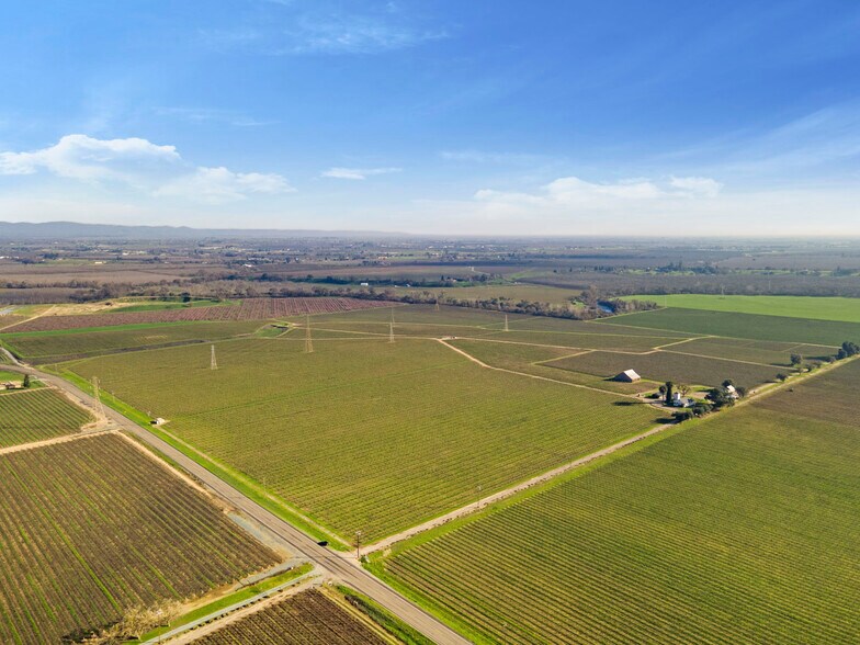 14248 Peltier rd, Acampo, CA à vendre - Photo du bâtiment - Image 3 de 34