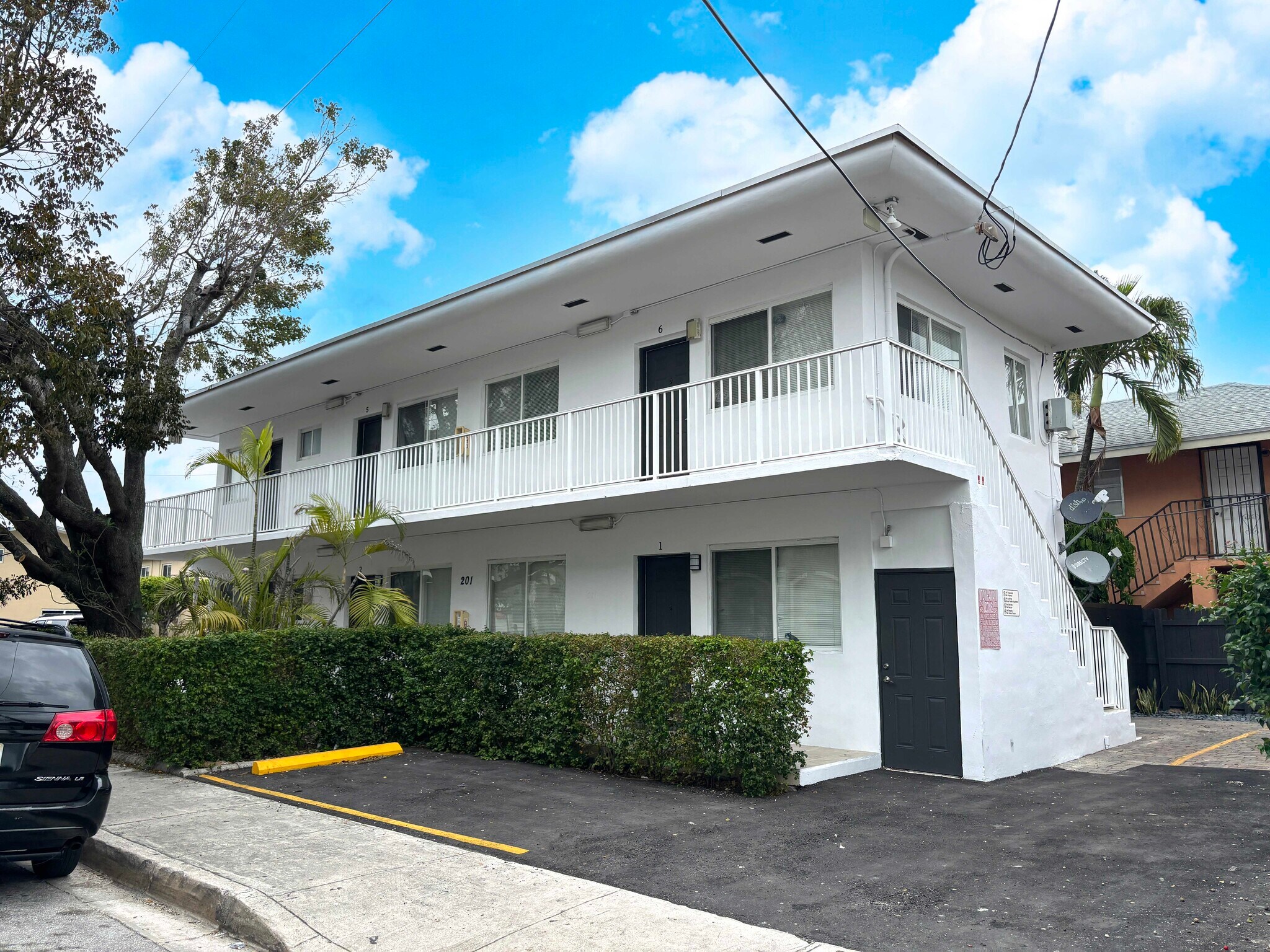 201 SW 21st Ct, Miami, FL à vendre Photo du bâtiment- Image 1 de 1