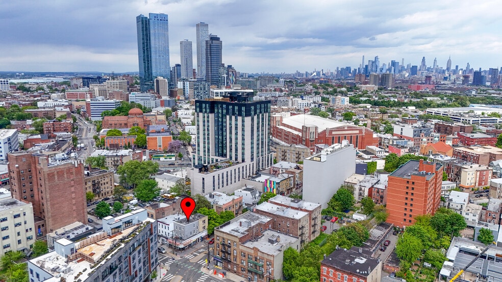 104 Storms Ave, Jersey City, NJ for sale - Building Photo - Image 2 of 17