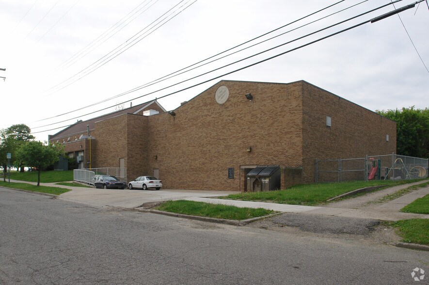 525 N Pennsylvania Ave, Lansing, MI à vendre - Photo du bâtiment - Image 2 de 2