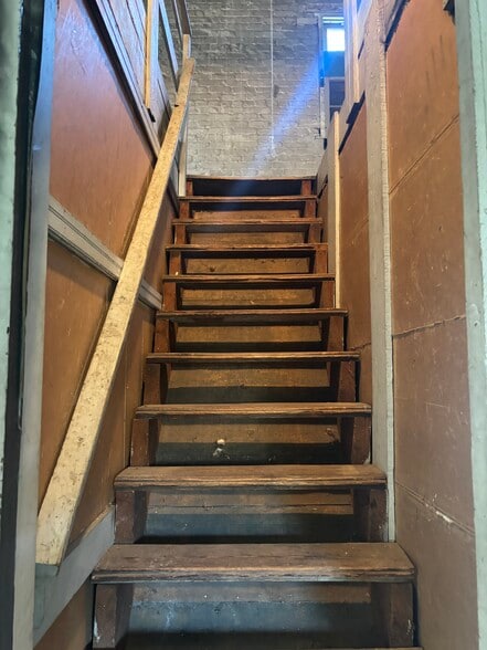 824 Highland Ave, Lancaster, PA for lease - Interior Photo - Image 2 of 15