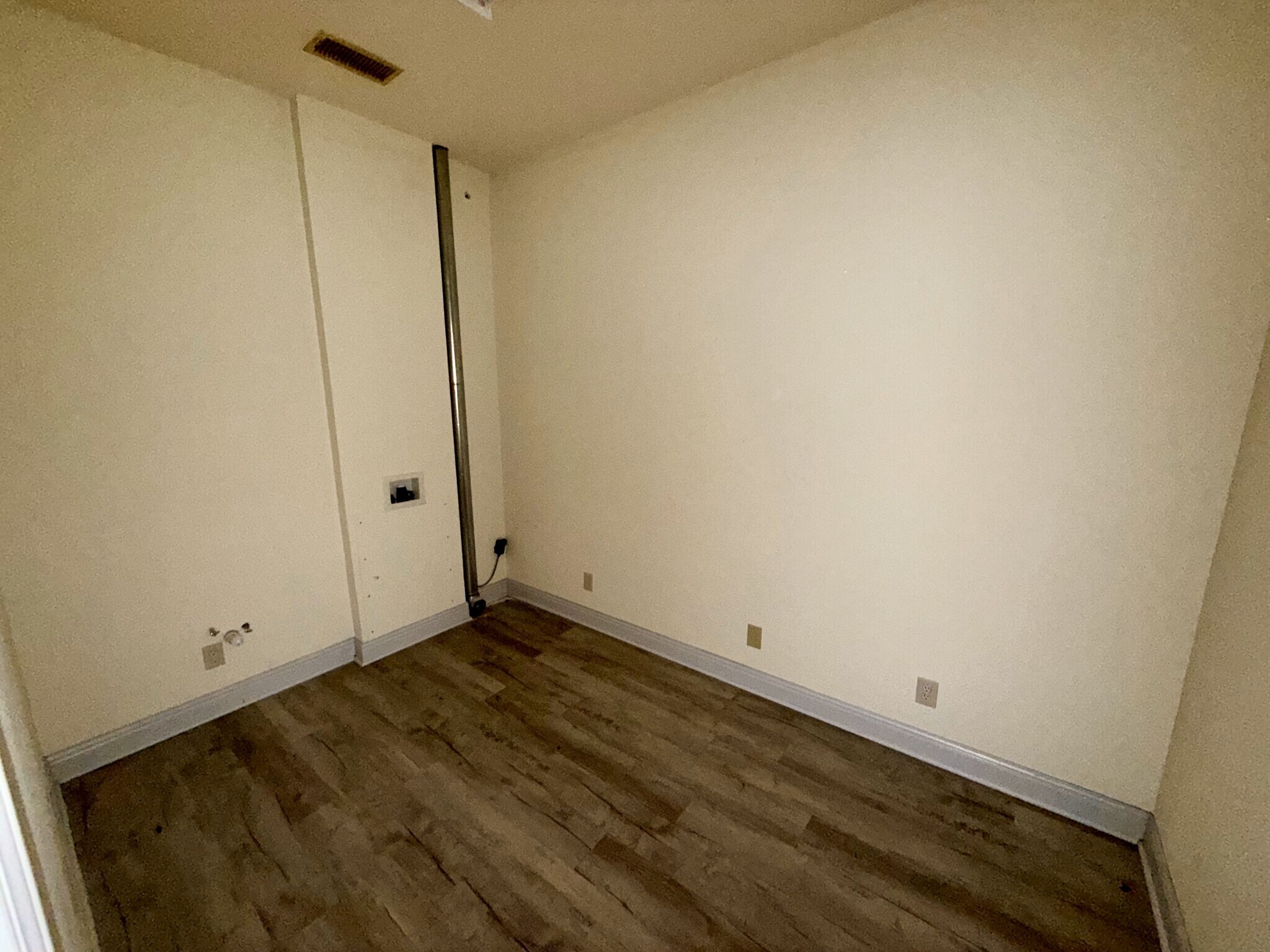 5800 N W St, Pensacola, FL for lease Building Photo- Image 1 of 12