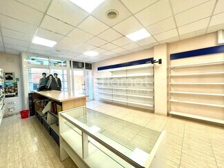 Plus de détails pour Multi-résidentiel à vendre