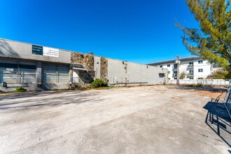 7620 W 2nd Ct, Hialeah, FL for lease Interior Photo- Image 2 of 27