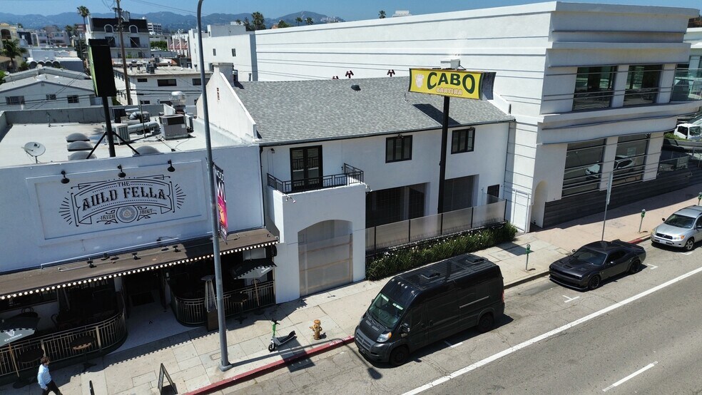 11829 Wilshire Blvd, Los Angeles, CA à louer - Photo du bâtiment - Image 1 de 5
