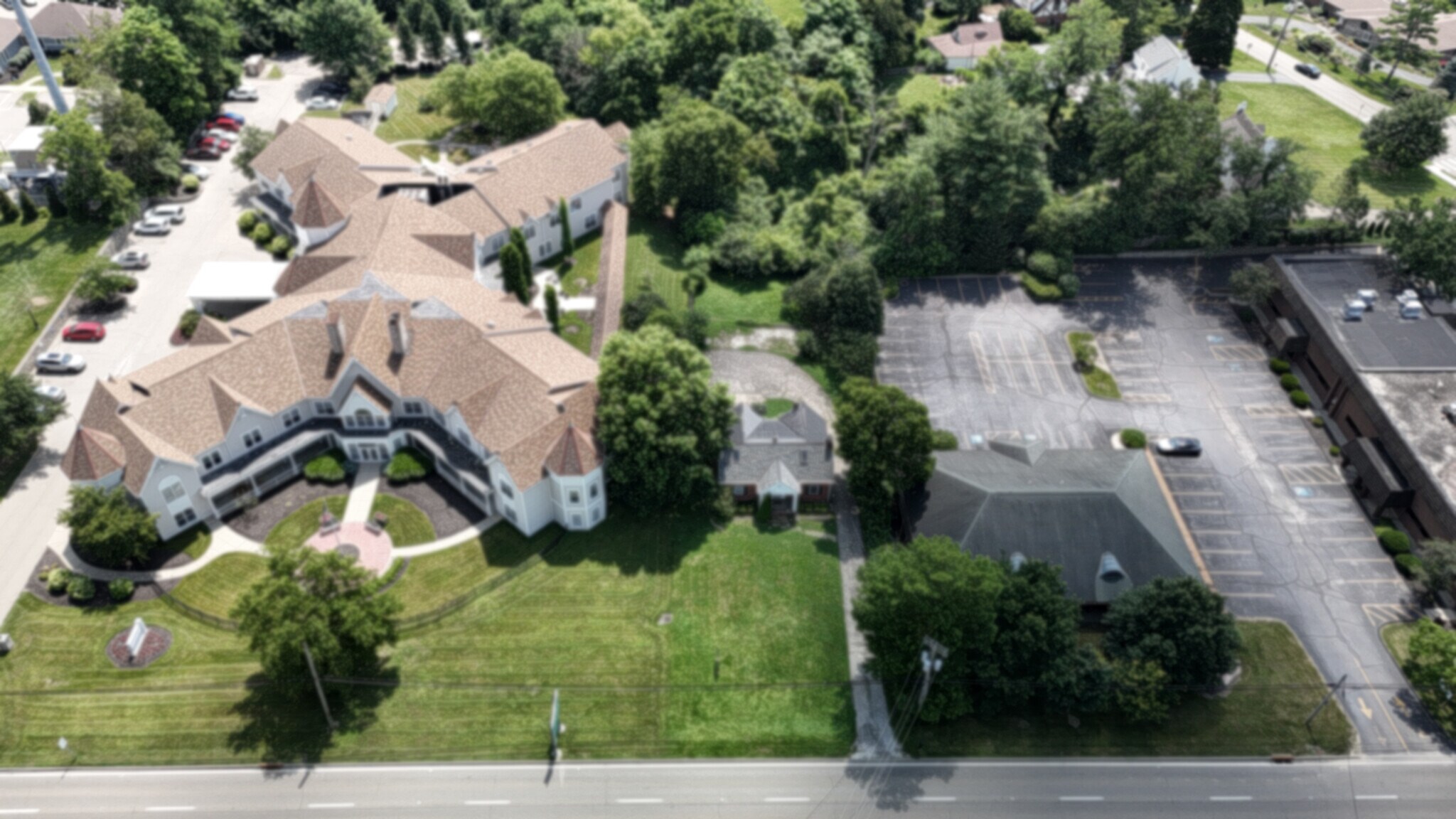 9056 Montgomery Rd, Cincinnati, OH for sale Primary Photo- Image 1 of 9