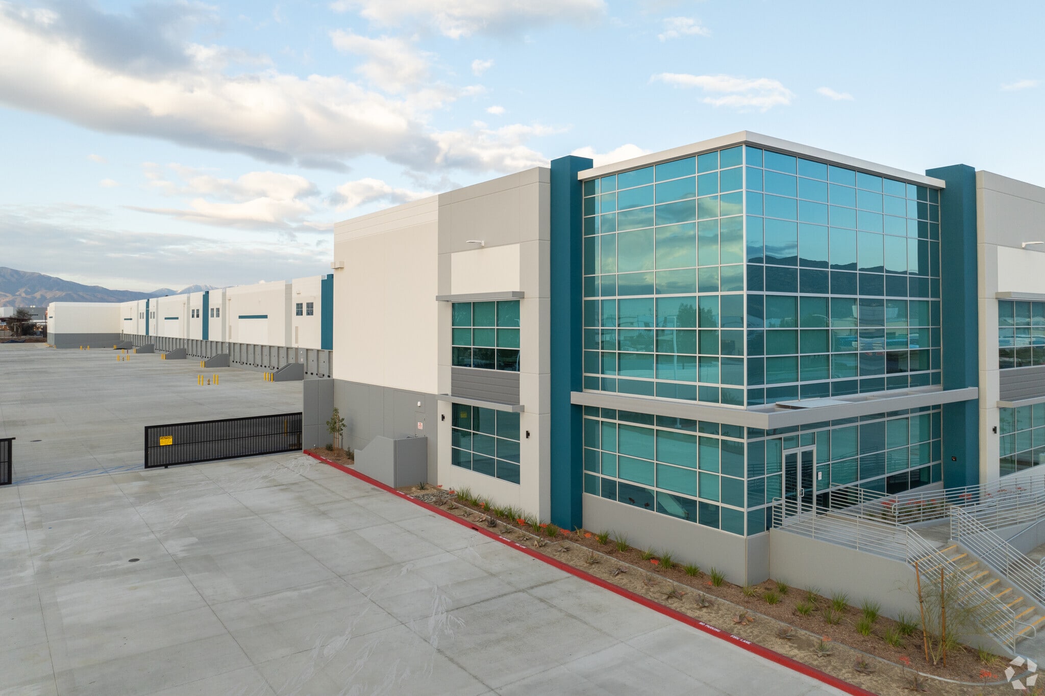 14874 Santa Ana Ave, Fontana, CA for lease Primary Photo- Image 1 of 7