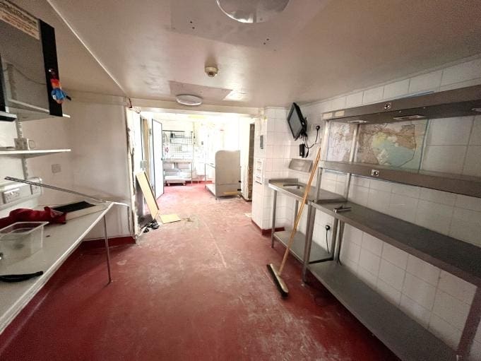 128 West St, Fareham for lease Interior Photo- Image 1 of 5