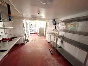 128 West St, Fareham for lease Interior Photo- Image 1 of 5