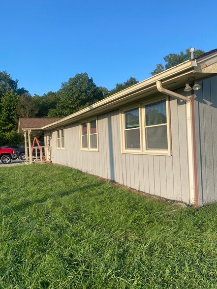 451 North Dr, Hopkinsville, KY à louer - Photo du bâtiment - Image 2 de 9