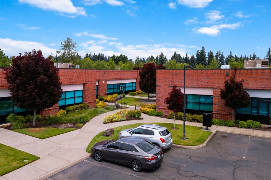 120 NE 136th Ave, Vancouver, WA à louer - Photo du bâtiment - Image 1 de 15