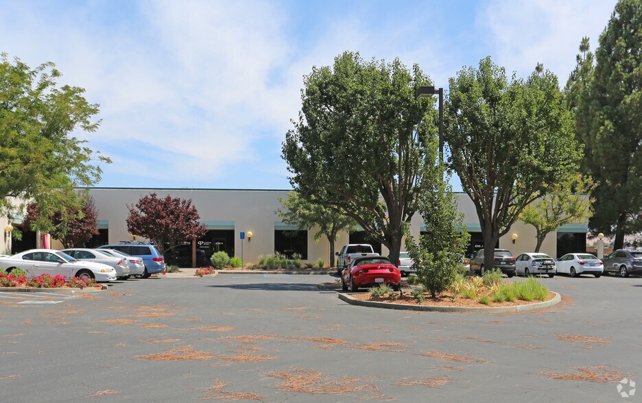 4749 Bennett Dr, Livermore, CA à vendre - Photo du bâtiment - Image 3 de 33