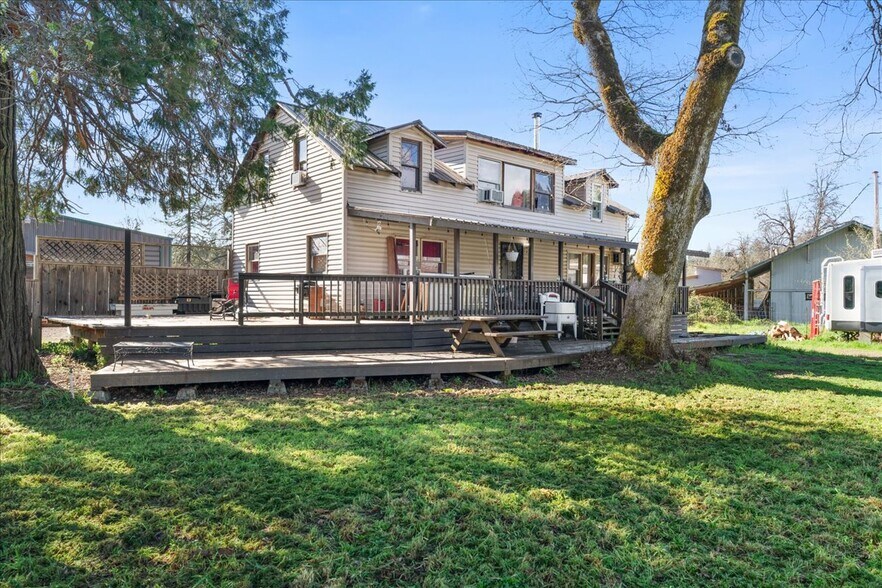 125 Hogue Dr, Selma, OR à vendre - Photo du bâtiment - Image 2 de 11