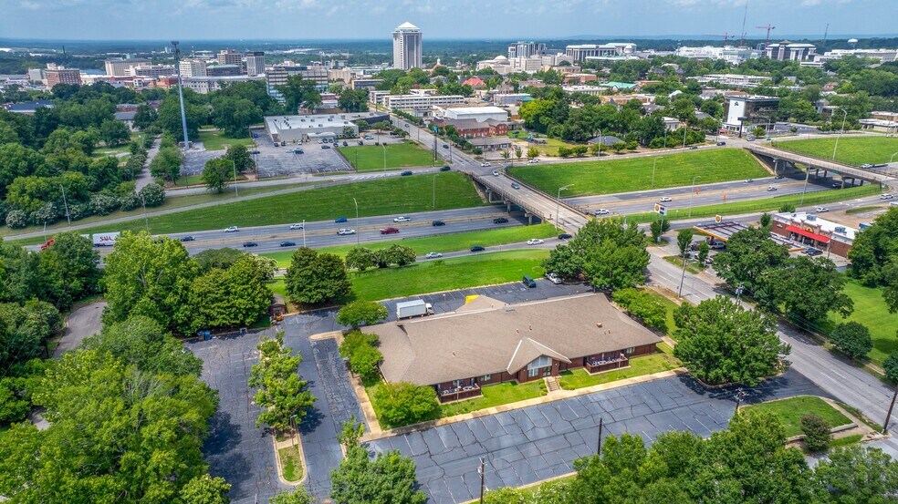 762 S Court St, Montgomery, AL à vendre - Photo du bâtiment - Image 2 de 94