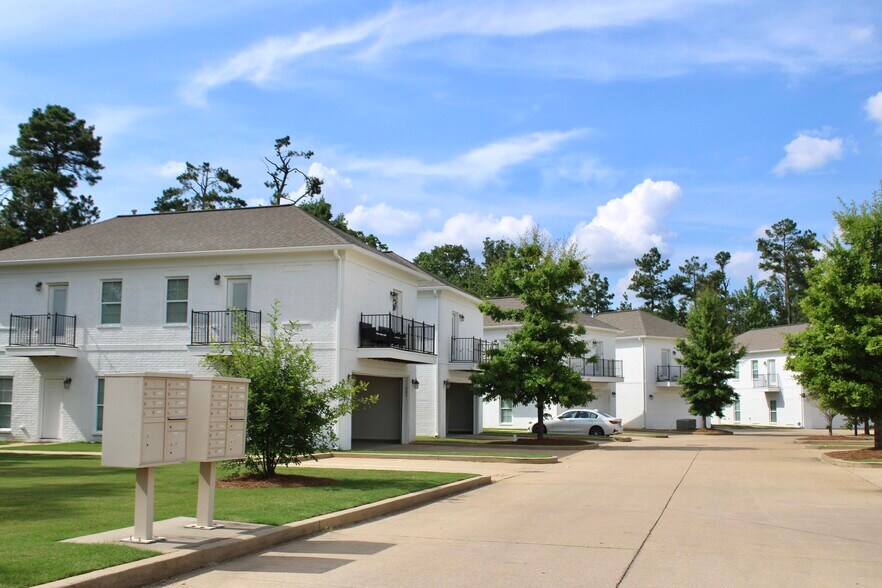 200 Park West Loop, Oxford, MS à vendre - Photo principale - Image 1 de 14