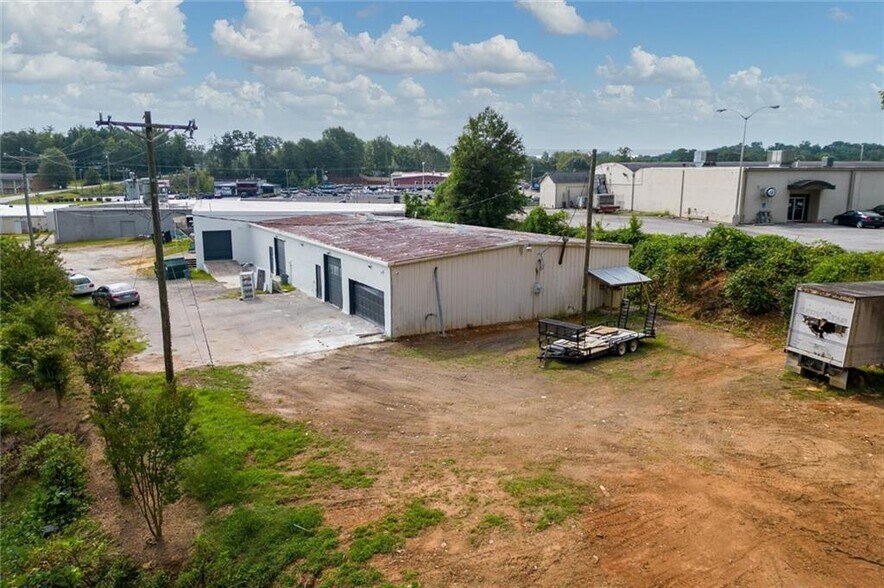 306 US 123 Byp, Seneca, SC à louer - Photo du bâtiment - Image 2 de 32