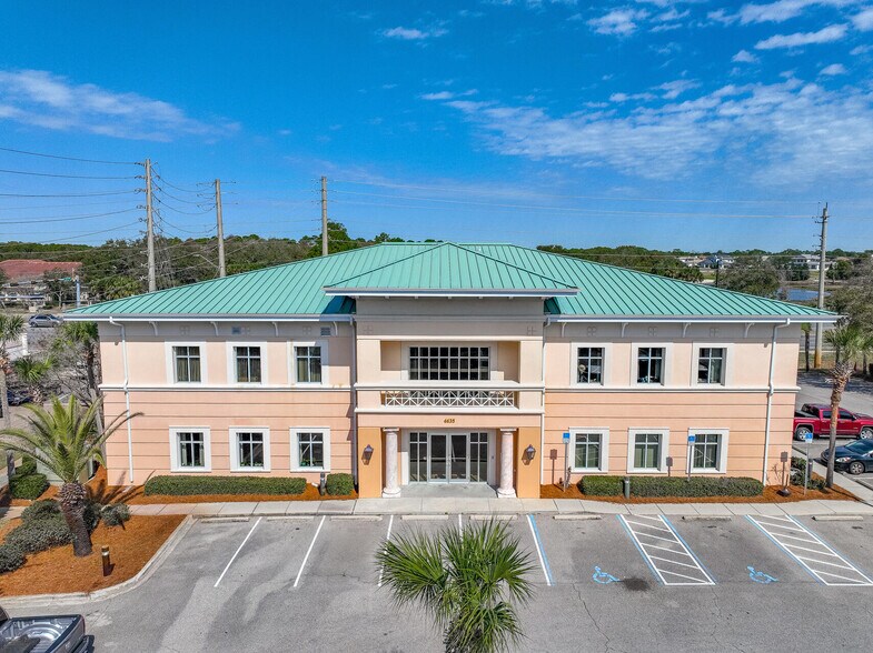 4635 Gulfstarr Dr, Destin, FL à vendre - Photo du bâtiment - Image 1 de 96