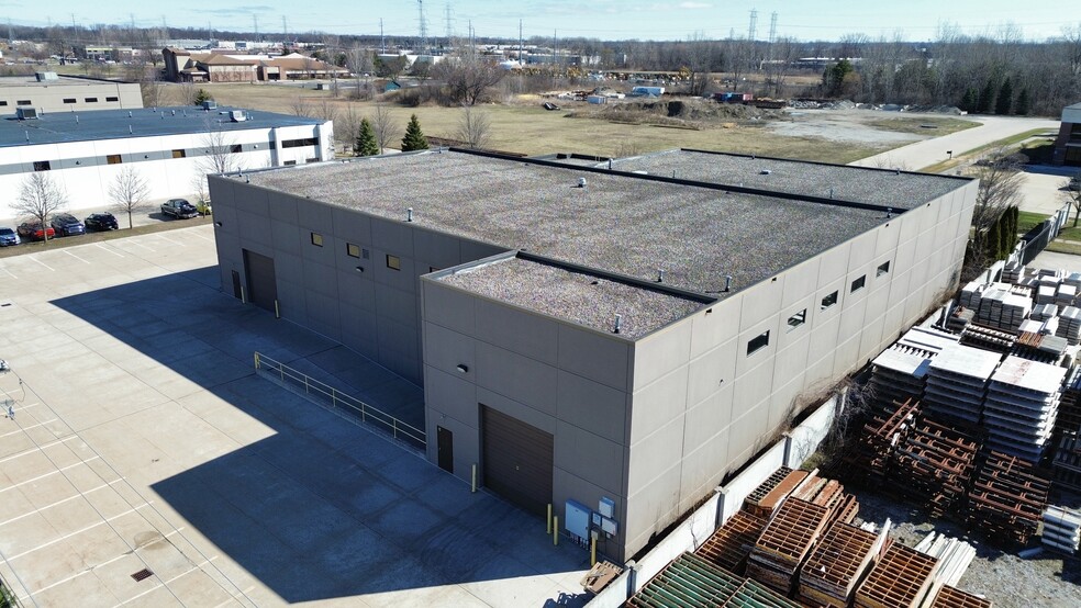 50625 Design Ln, Shelby Township, MI for lease - Building Photo - Image 2 of 9