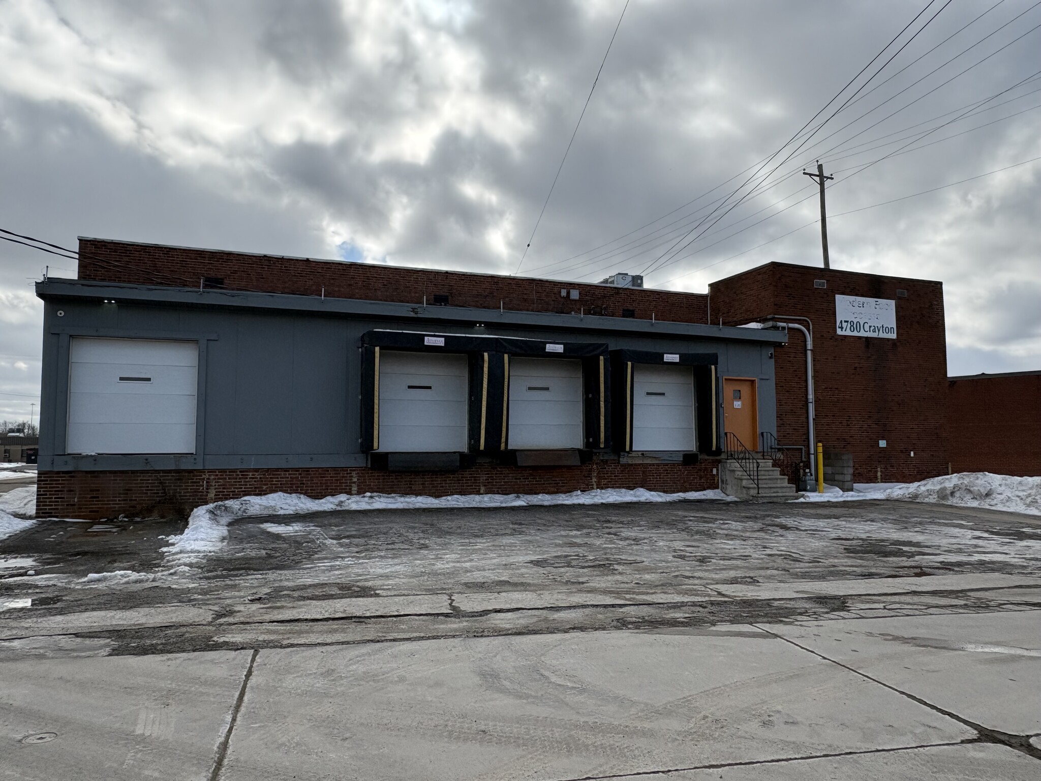 4780 Crayton Ave, Cleveland, OH for lease Primary Photo- Image 1 of 8