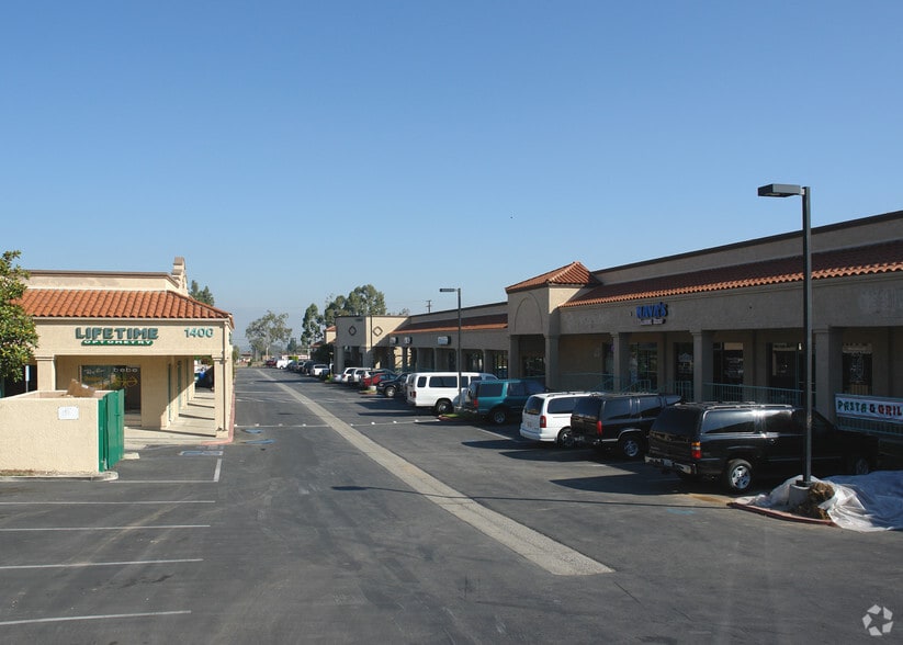 1380-1400 W 6th St, Corona, CA for lease - Primary Photo - Image 1 of 3