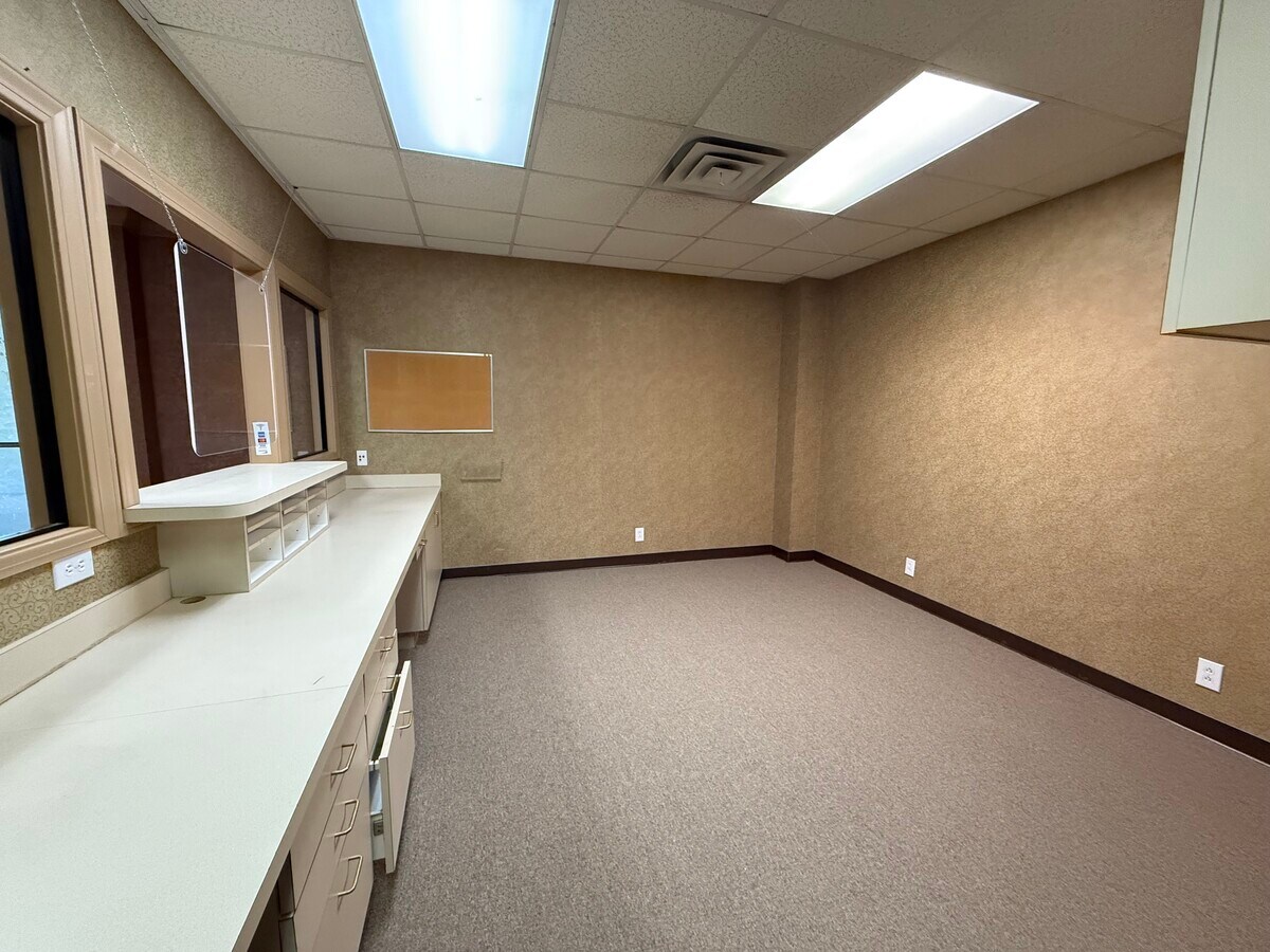 1001-1045 N Highland Ave, Murfreesboro, TN 37130 - Unit 1045 -  - Interior Photo - Image 1 of 7