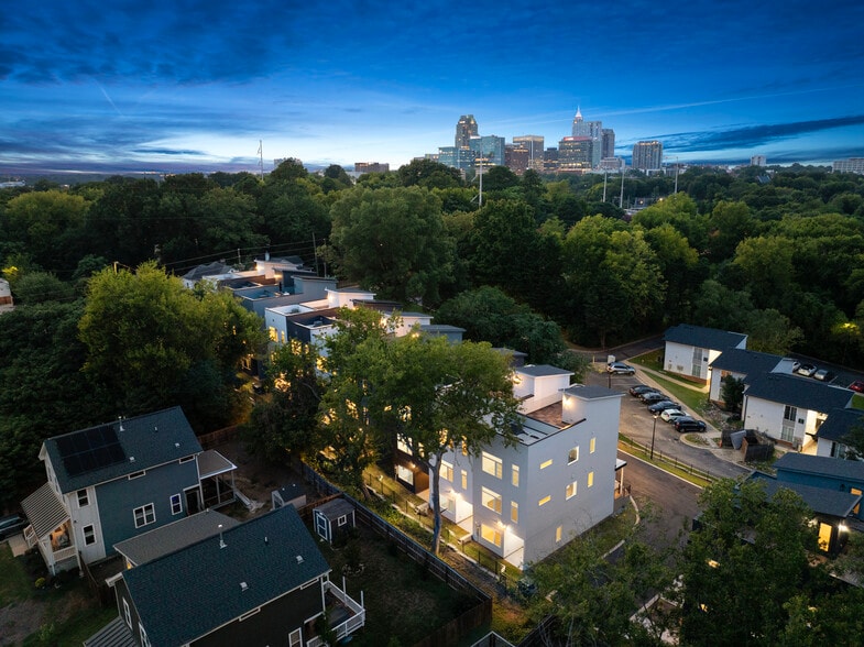 610 Rocky Knob Ct, Raleigh, NC for sale - Building Photo - Image 2 of 36