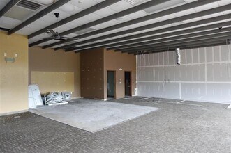 1810-1816 Plover Rd, Plover, WI à louer Photo intérieure- Image 2 de 2