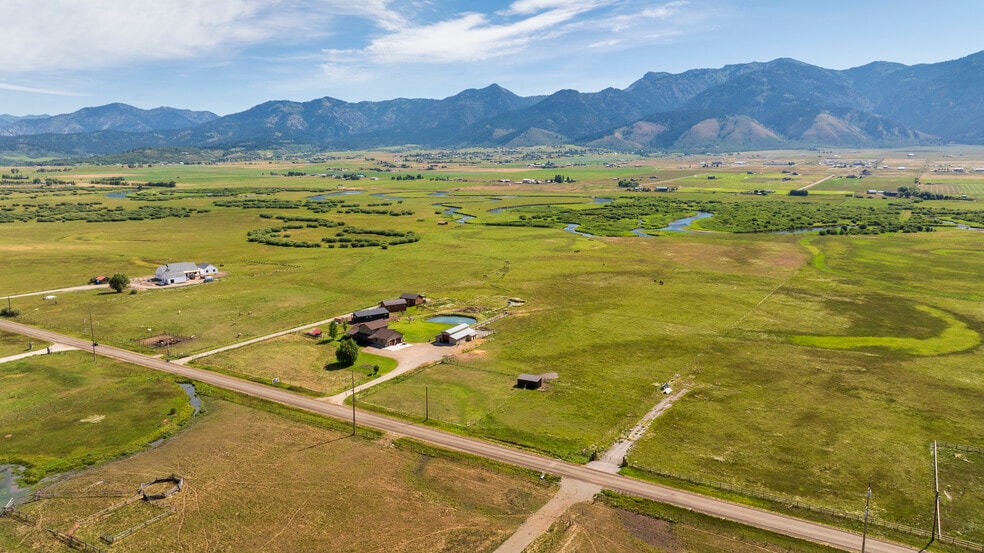 5352 County 114 rd, Etna, WY for sale - Primary Photo - Image 1 of 15