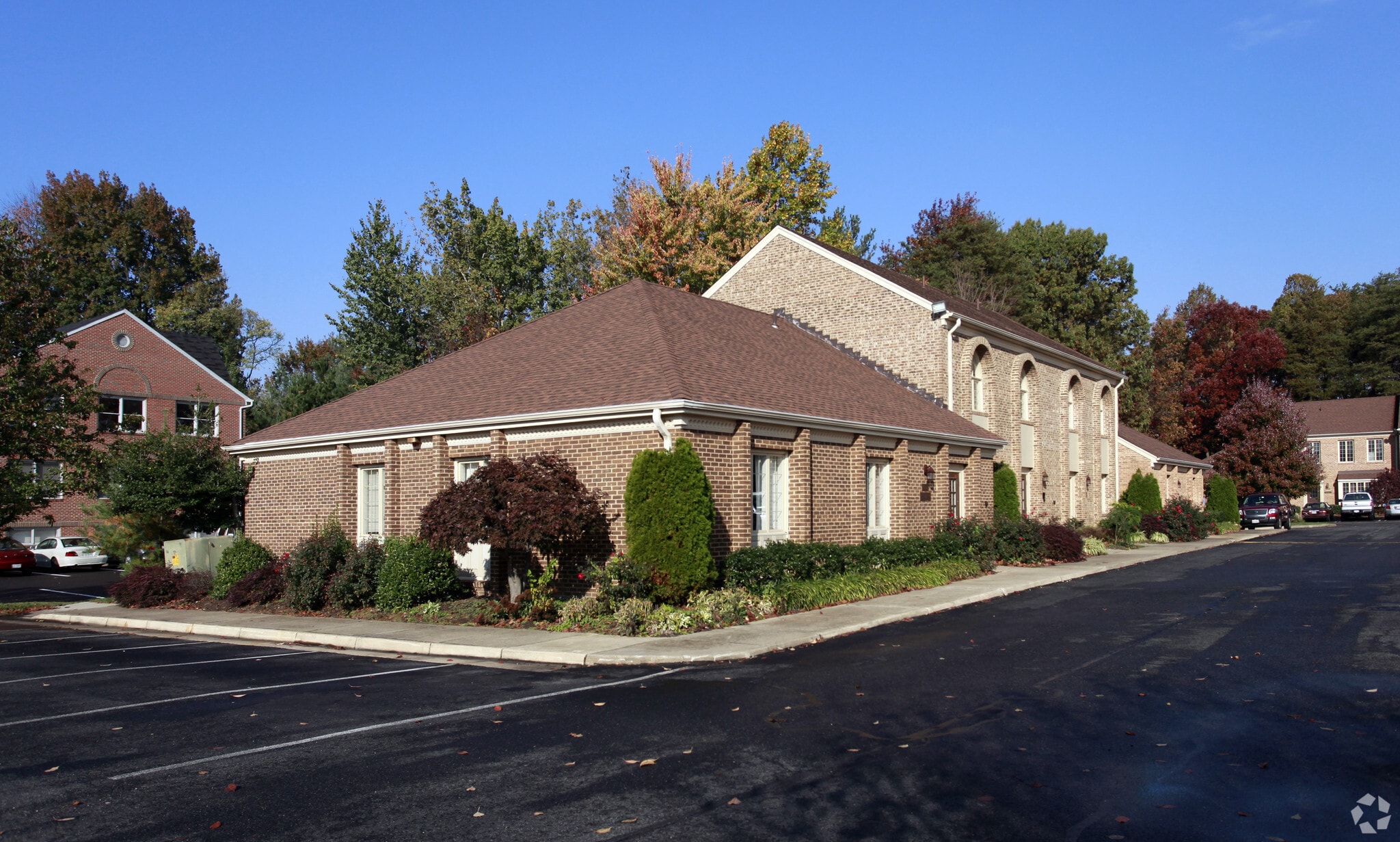 6211-6217 Old Keene Mill Ct, Springfield, VA à vendre Photo principale- Image 1 de 3