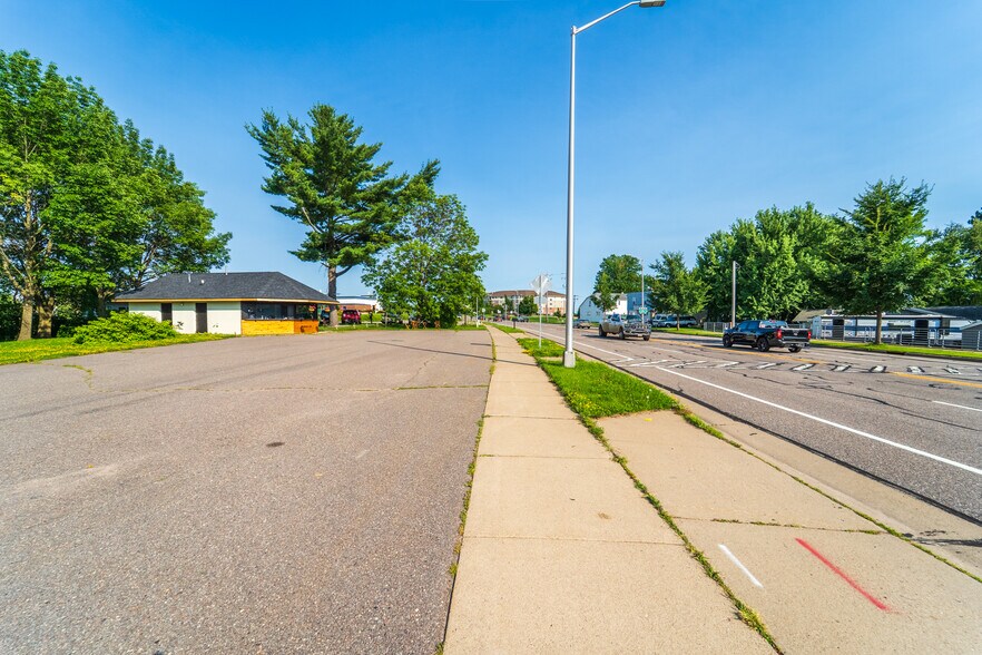 1707 Merrill Ave, Wausau, WI à vendre - Photo du bâtiment - Image 3 de 30