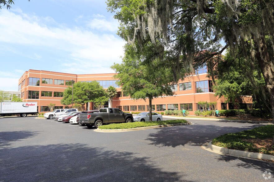 1300 Hospital Dr, Mount Pleasant, SC à louer - Photo du bâtiment - Image 3 de 13