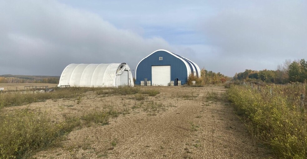 364 Rge Road 232, Lousana, AB for sale - Primary Photo - Image 2 of 2