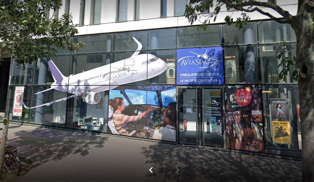 Retail in Paris for sale Building Photo- Image 1 of 6