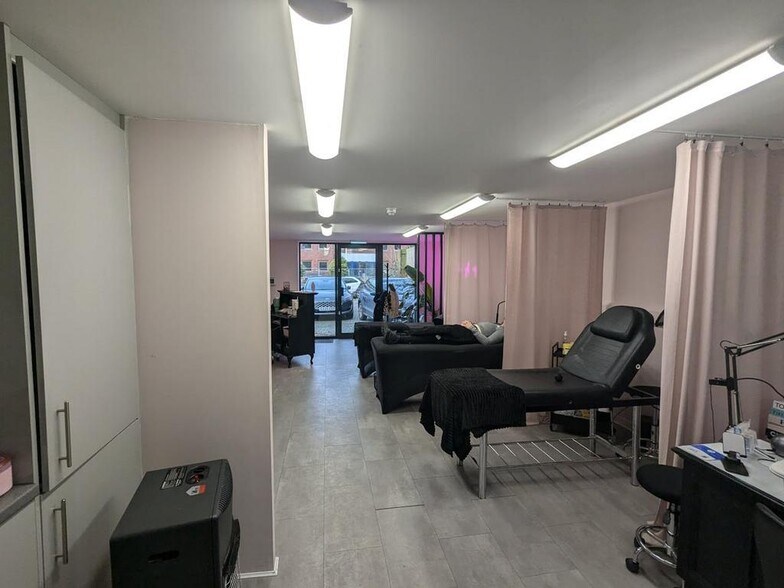 12 Ladymead, Guildford à louer - Photo du bâtiment - Image 2 de 3