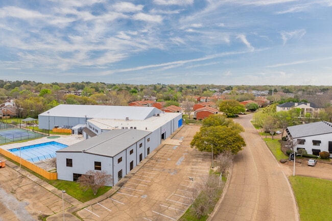 Plus de détails pour 46 Northtown Dr, Jackson, MS - Commerce de détail à vendre