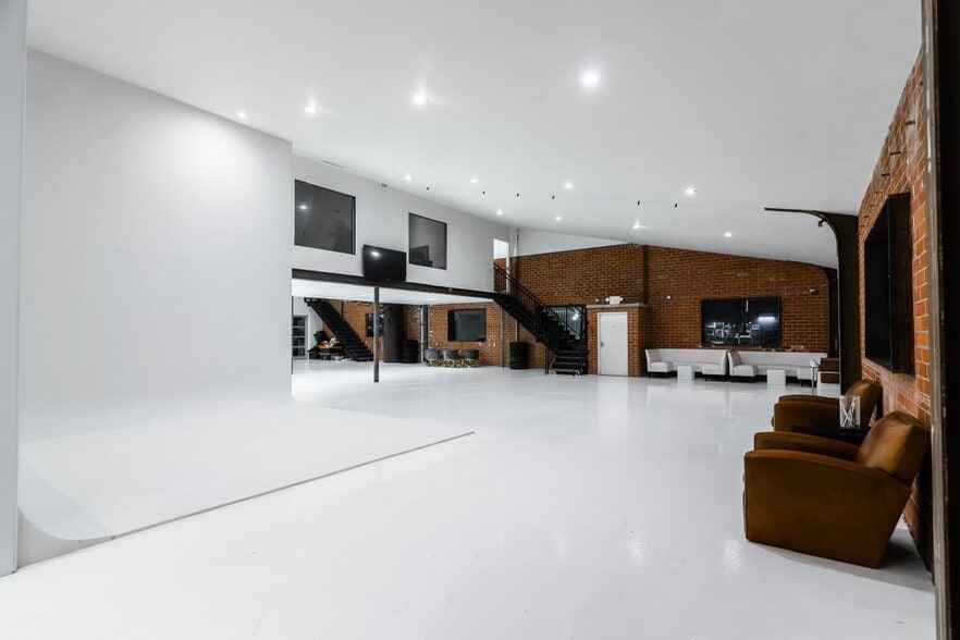 2100-2106 Pontius Ave, Los Angeles, CA à louer - Photo intérieure - Image 3 de 16