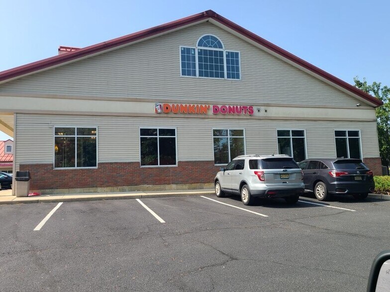 843 State Route 33, Freehold, NJ for lease - Building Photo - Image 3 of 8