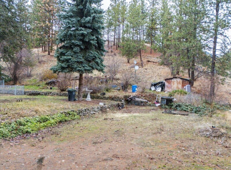 4674 Minto St, Peachland, BC à vendre - Photo du bâtiment - Image 3 de 3