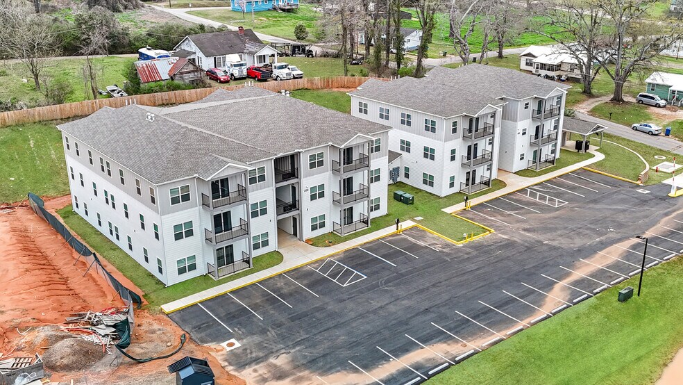 300 Elm St, Hogansville, GA à vendre - Photo du bâtiment - Image 2 de 31