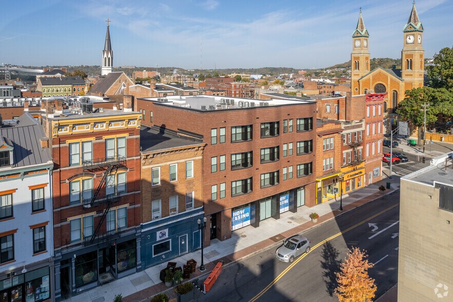 1521 Vine St, Cincinnati, OH à louer - Aérien - Image 2 de 4