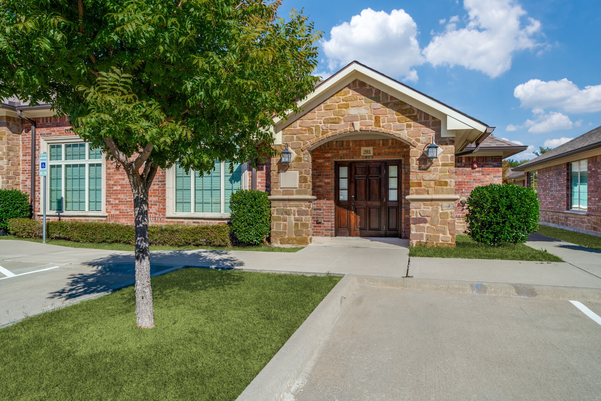 425 Old Newman Rd, Frisco, TX à vendre Photo du bâtiment- Image 1 de 19