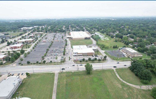 663 Brook Forest Ave, Shorewood, IL à vendre - Aérien - Image 3 de 10